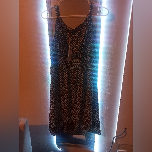 Medium black and white dress - Picture 2 of 5